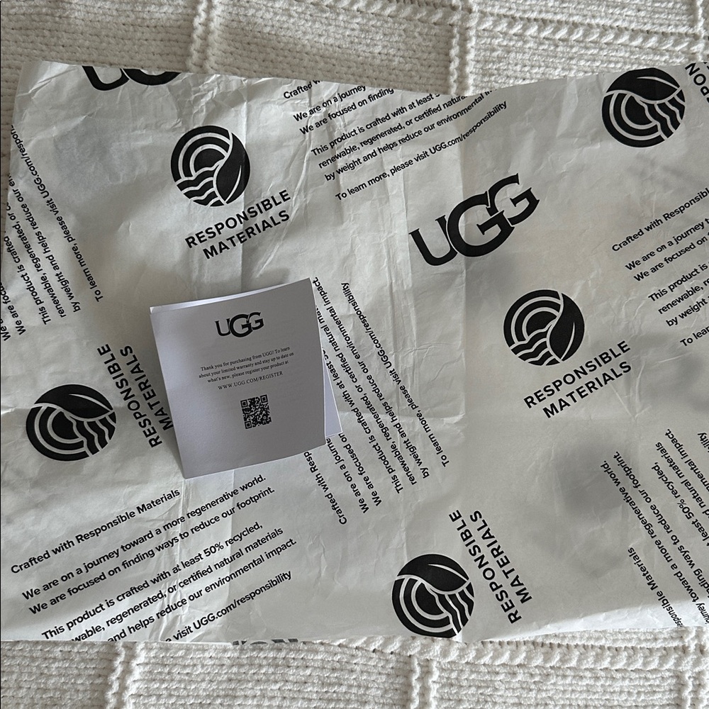 🌿 UGG Slipper/Shoes. NWT. - Picture 15 of 15